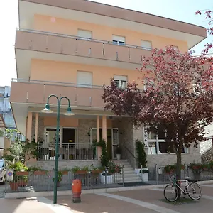 Larenzia Hotel