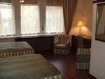 Evergreen Budapest Guest House 3*,